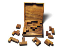 Pentomino-Spiel aus  Holz