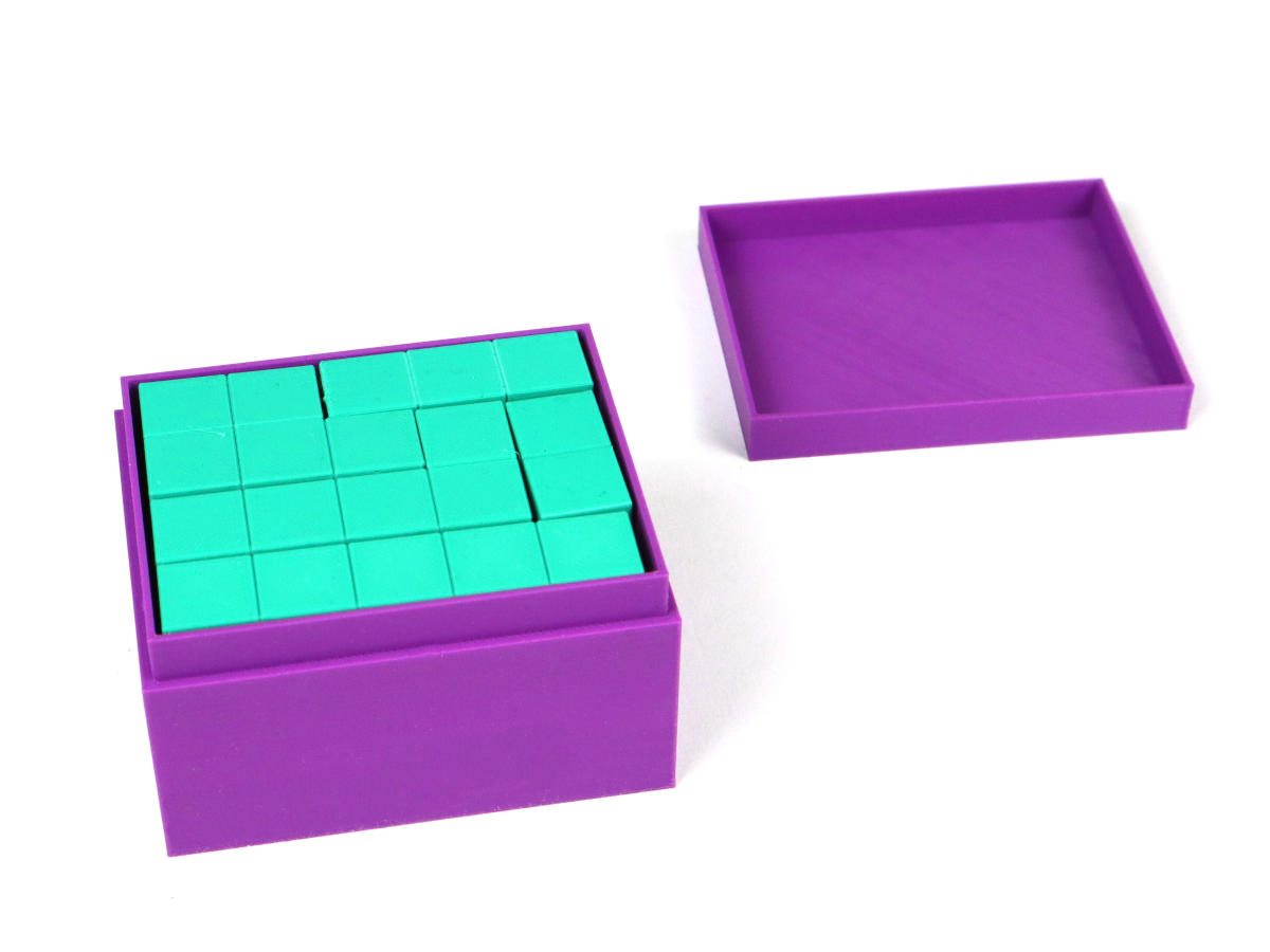 Ein Pentomino Puzzle in einer quaderförmigen Box