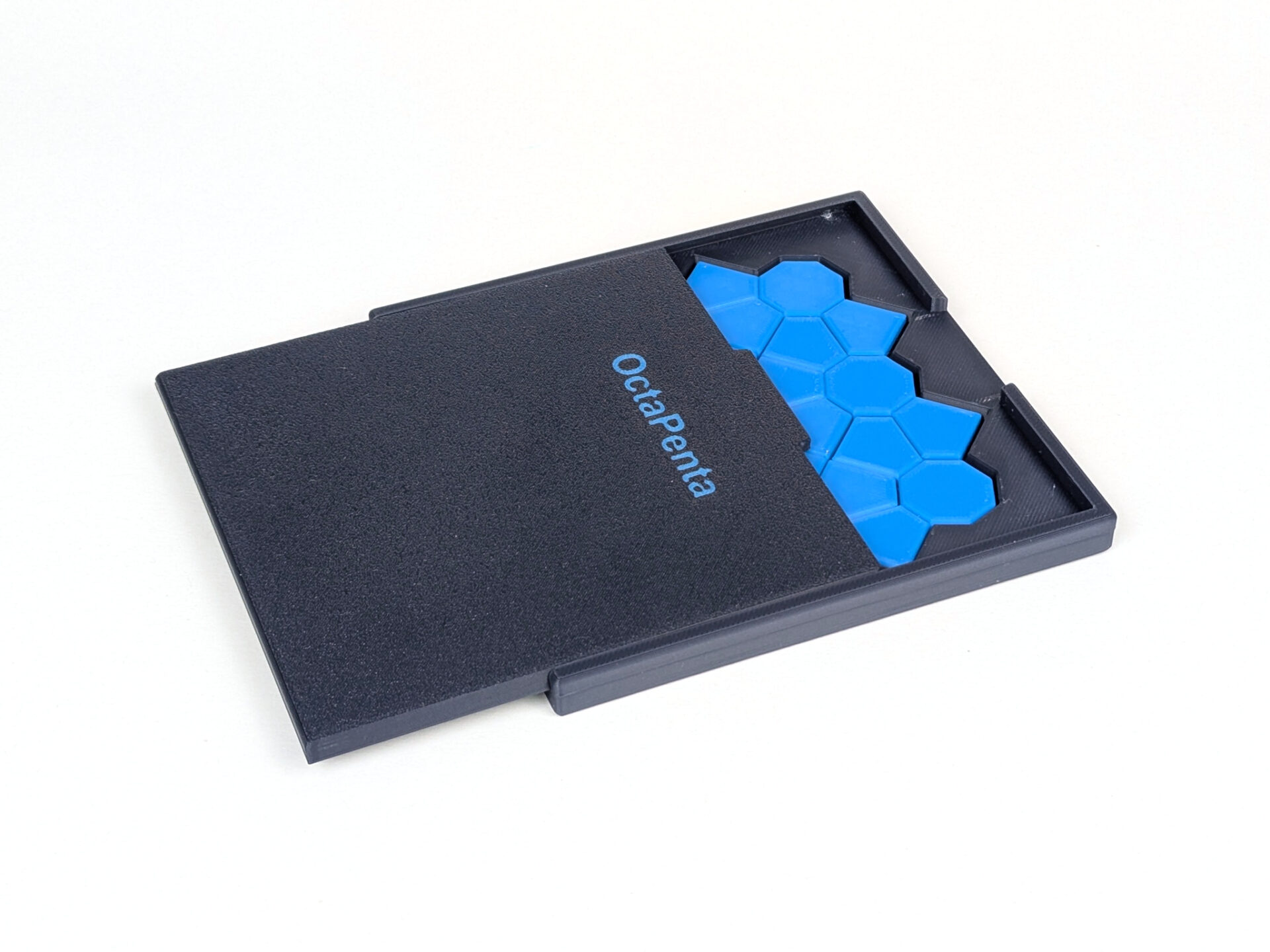 3D-gedruckte OctaPenta-Puzzleteile in der Sliderbox