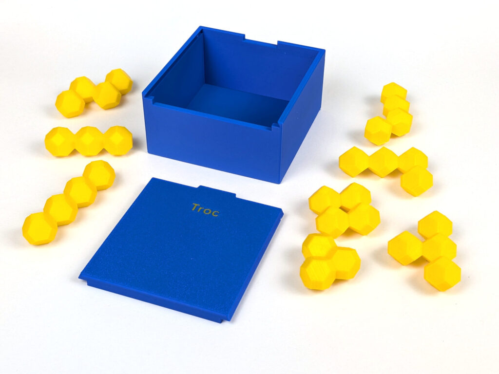 8 Polytrocs des Pyramiden-Puzzles mit Bodenplatte