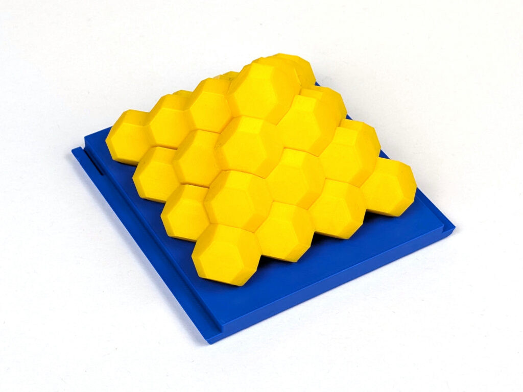 Acht Polytrocs des Pyramidenpuzzles